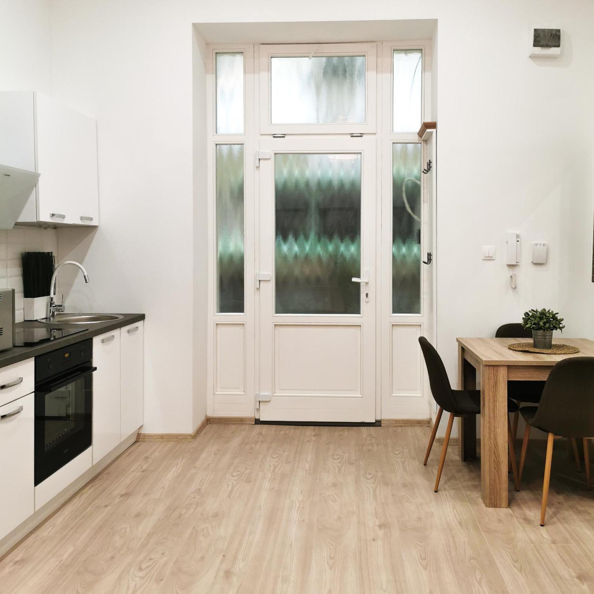 Szep Large Apartment